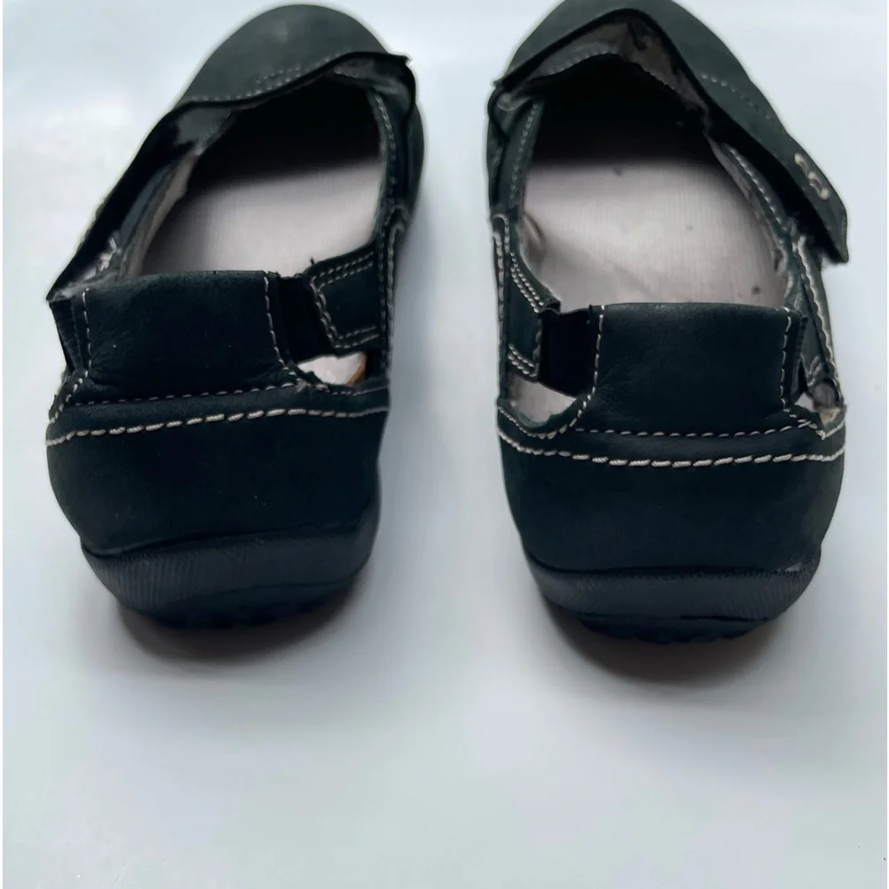 Clarks Collection Soft Cushion Strap Mary Jane Shoes - Picture 3 of 8